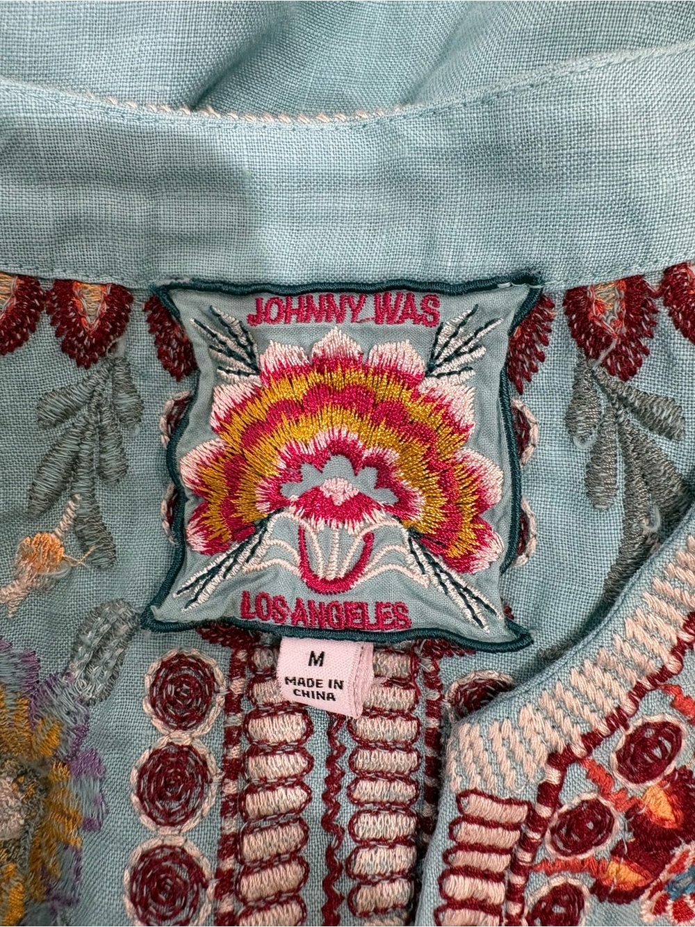 Johnny Was blue embroidered linen top size medium. Excellent condition! - Picture 4 of 7